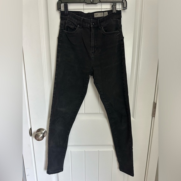 Vero Moda Jeans (Size 2) - Picture 2 of 6